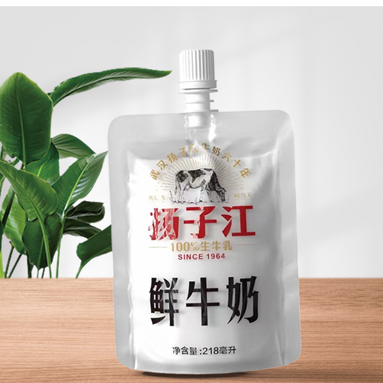 扬子江自立袋牛奶218mL